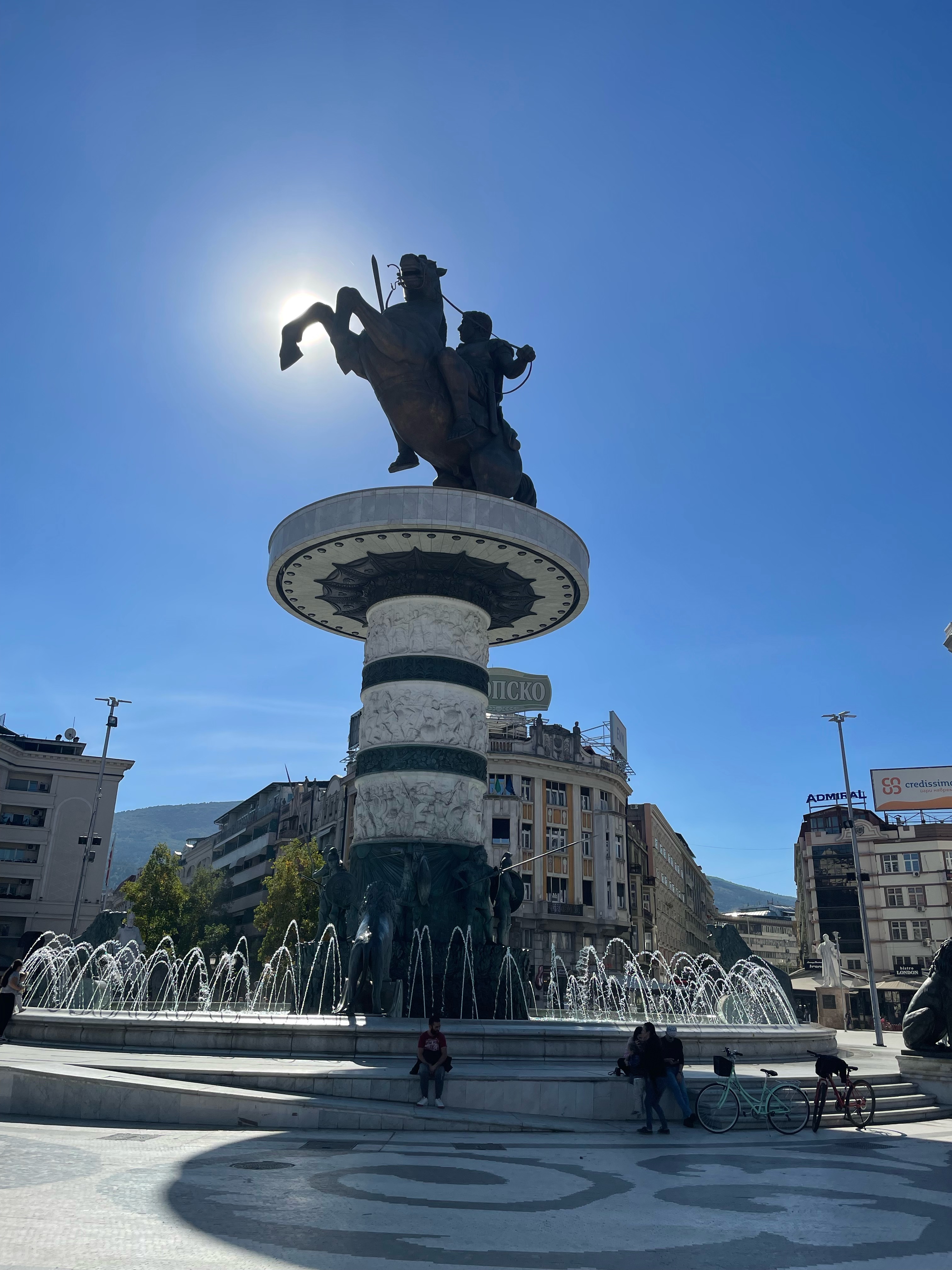 Makedonya ile Yunanistan arasında polemiğe sebep olan büyük İskender heykeli&nbsp;